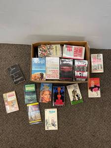 lot 52AB image: Vintage Paperback Book Lot