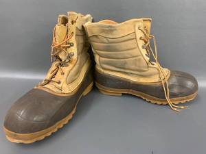 lot 55A image: Boundary Winter Boots Size 13