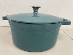 lot 75 image: Teal Enamel Cast Iron Dutch Oven
