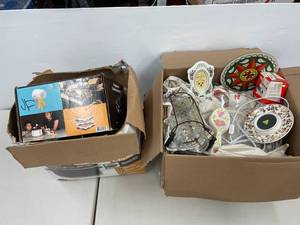 lot 91 image: Vintage Kitchen & Decor Glassware Lot