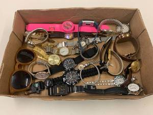 lot 101A image: Assorted Watch Lot