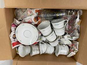 lot 109 image: Vintage Tea Set & Glasses Assortment