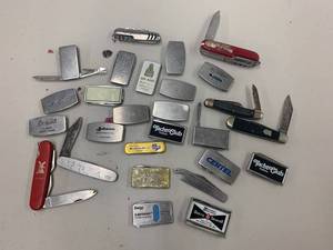lot 109A image: Vintage Advertising Pocket Knives Lot