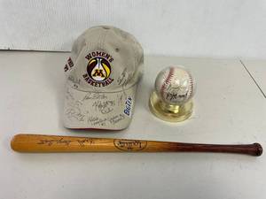 lot 115 image: Autographed Sports Memorabilia Lot