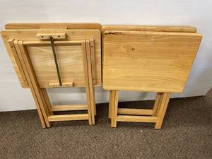 lot 119 image: Set of 4 Wooden TV Trays