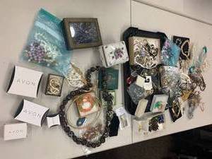 lot 121A image: Avon Jewelry Lot with Boxed Sets