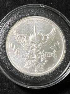 2 TROY OZ .999 FINE SILVER SKULL ROUND IN AIRTITE