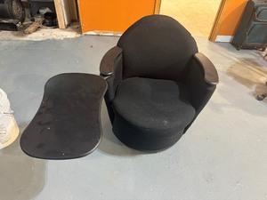 lot 14 image: Rolling Cushioned Chair with Movable Tray