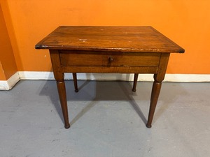 lot 15 image: Vintage Wooden Side Table with Drawer