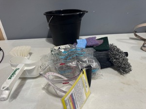 lot 78 image: Cleaning Supplies, Scoops and Brushes