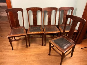 lot 7 image: 5 Antique Wood Chairs