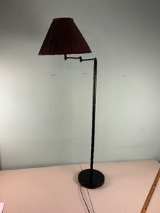lot 29 image: Floor Lamp