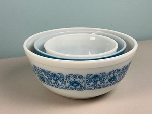 lot 43 image: Three Horizon Blue Pyrex Bowls