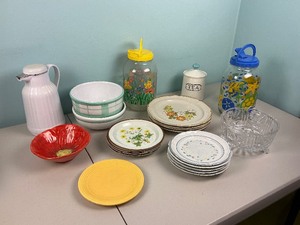 lot 55 image: Vintage Stoneware Plate with Sun Tea Jugs
