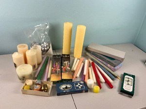 lot 100 image: Candle Lot