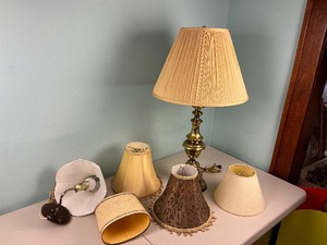 lot 115 image: Brass Lamp & Lamp Wall Sconce with other Lamp Shades