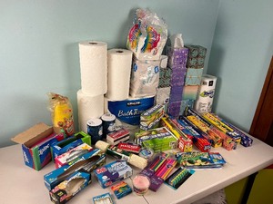 lot 128 image: Huge Kitchen Supply Lot