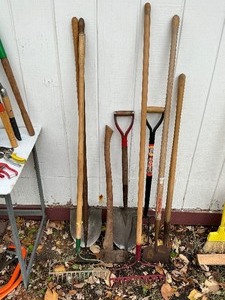 lot 157 image: Gardening and Yard Tools Lot #1