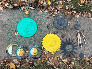 lot 163 image: Garden and Yard Art Lot #5