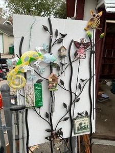 lot 167 image: Garden and Yard Art Lot #6