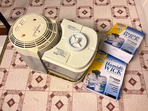 lot 185 image: Humidifier with New Filters