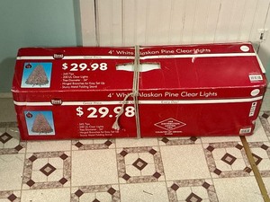 lot 191 image: 4 Foot White Alaskan Pine Clear Lights Christmas Tree