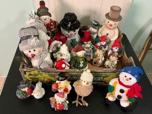 lot 199 image: Snowman Figure Lot