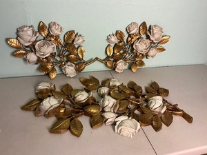 lot 212 image: 1972 Sytoco Rose Wall Plaques