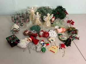 lot 215 image: Misc. Christmas Item Lot