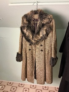 lot 244 image: Vintage Winter Coat Faux Raccoon Fur