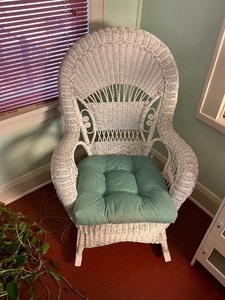 lot 277 image: White Wicker Chair
