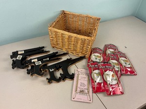 lot 298 image: Plate Stand and Hanger Lot with Basket