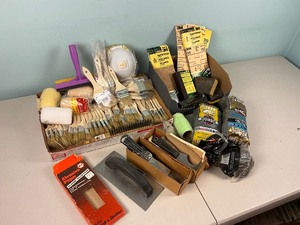 lot 300 image: Paint Supply Lot