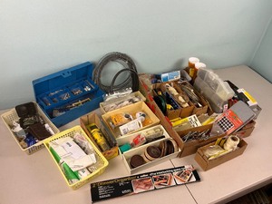 lot 302 image: Misc. Items Lot