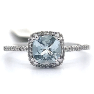 Cushion Cut Aquamarine & Pav�Diamond Halo Ring in White Gold VIDEO