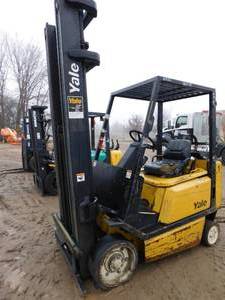 lot 8 image: 1999 Yale GLCO40 LP Forklift - For Repair