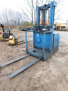 lot 12 image: Crown 30SP36TL Order Picker - For Parts or Repair