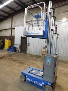 lot 16 image: 2014 Genie GR20 Vertical Mast Lift