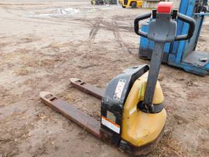 lot 22 image: 2015 Big Joe D40 Pallet Jack - For Parts or Repair