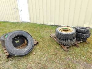 lot 43 image: 2 Pallets of Misc. Tires