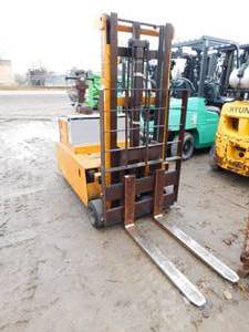 lot 45 image: Big Joe PDC30-106 Counter Balance Walk Behind Forklift