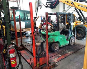 lot 27 image: Autoquip 20,000lb Capacity Equipment Hoist