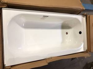 Bootz Industries Aloha 60 in. x 30 in. Soaking Bathtub with Right Drain in White   Customer Returns See Pictures