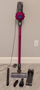lot 32 image: Dyson Motorhead  Cordless Vacuum
