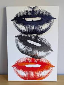 lot 85 image: Oliver Gal Lips Canvas Print