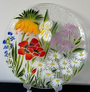 lot 57 image: Vintage Victor Palumbo Large Fused Glass Floral Tray