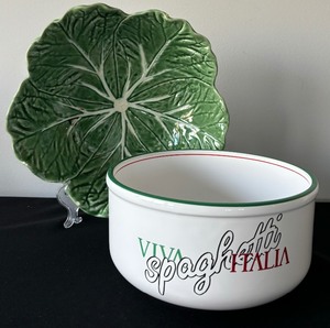 lot 61 image: Vintage Boardallo Pinherio Cabbage Green Round Vegetable Bowl and Spaghetti Serving Bowl