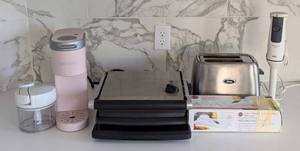 lot 114 image: Variety of Kitchen Gadgets