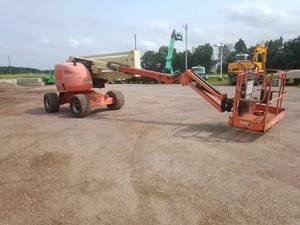 lot 4 image: 2012 JLG Model 450 AJ Series II Articulating 4 x 4 Boom Lift