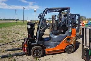 lot 11 image: 2014 Toyota Model 8FGCU25 Dual Fuel Forklift